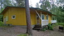 Aseman hiihtomaja kesällä